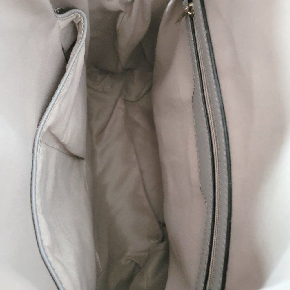 gray medium backpack - Picture 5 of 5